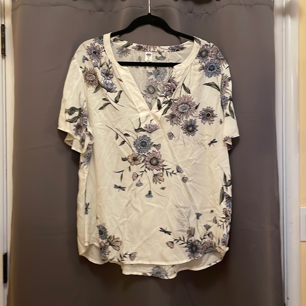Old navy floral blouse